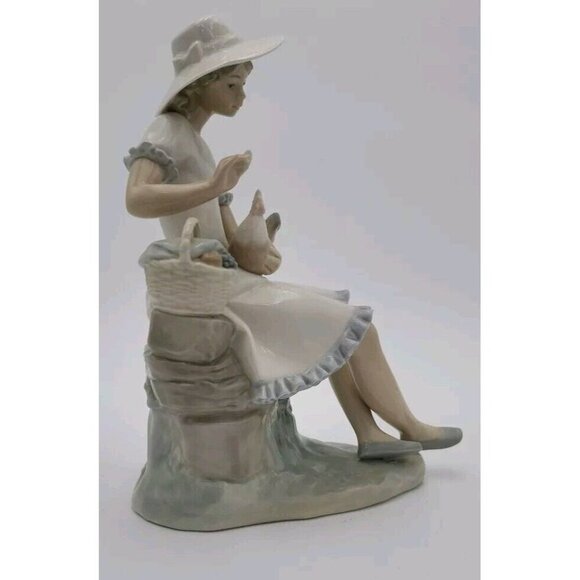 Vintage Nao By Lladro Girl Playing Rooster Spainish Figurine Excellent Condition - Picture 5 of 16